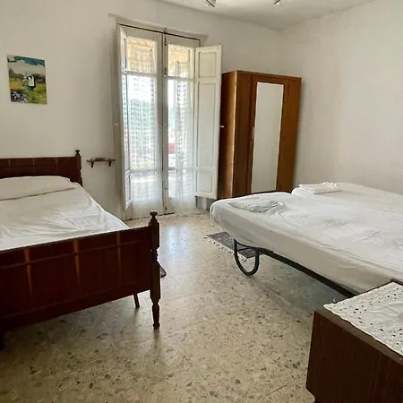 Titas House * Curinga